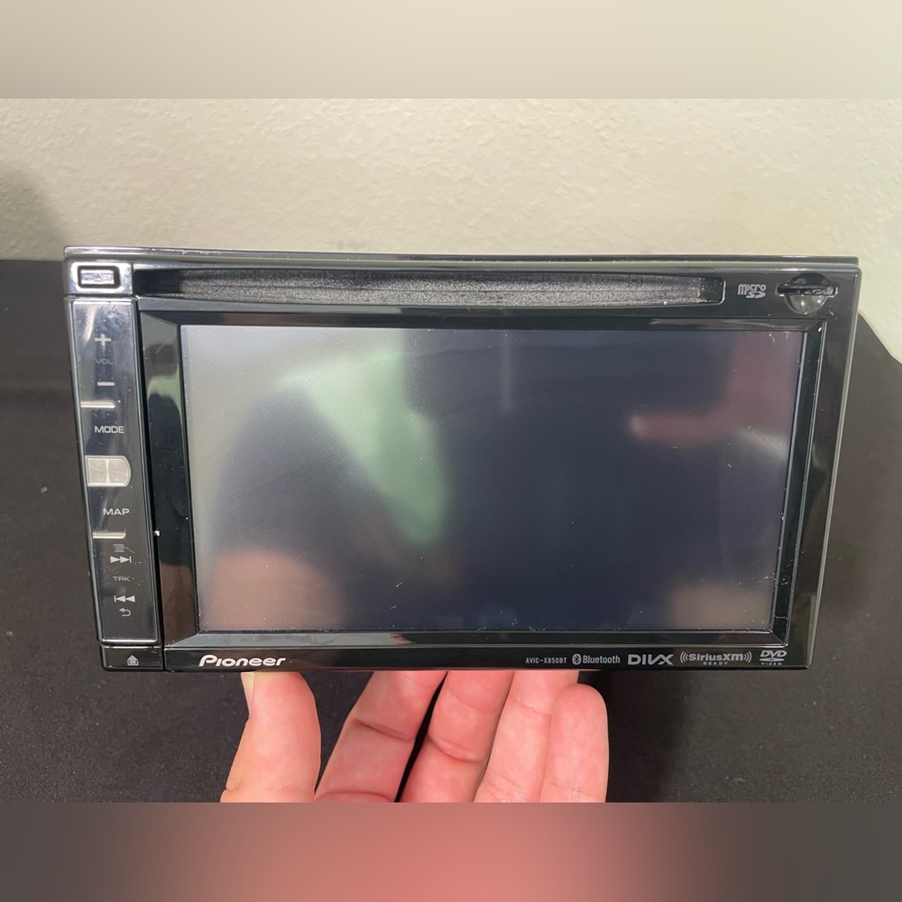 Pioneer AVIC-X850BT Double Din Touchscreen Car Stereo BT + Navigation AS IS